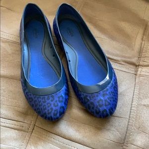 Crocs leopard print flats